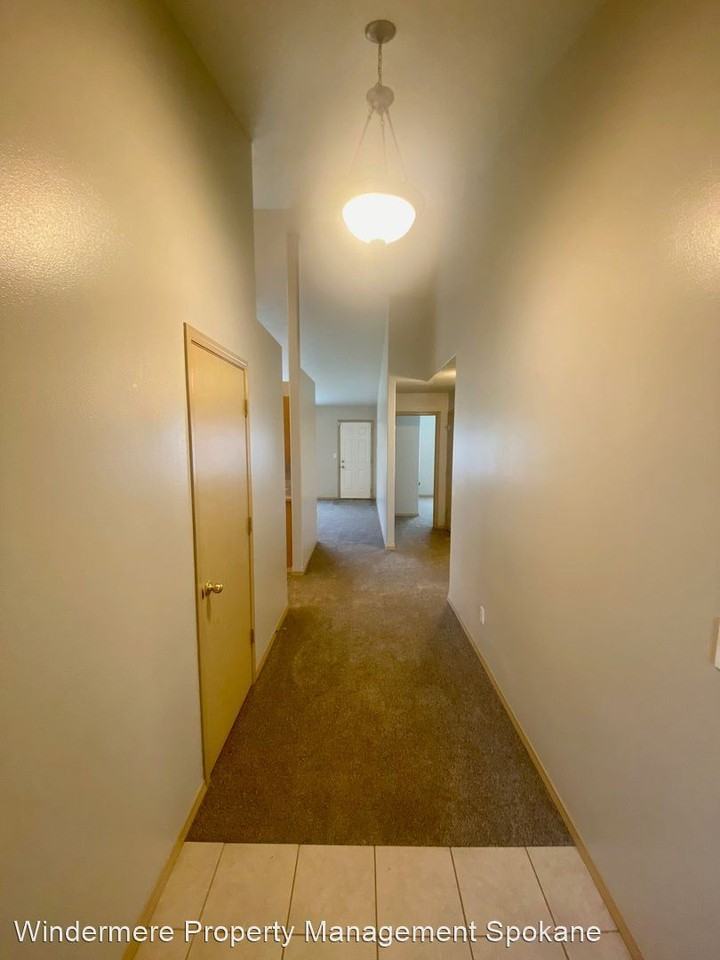 3814-3815 E 58th Lane - Photo 3 of 19