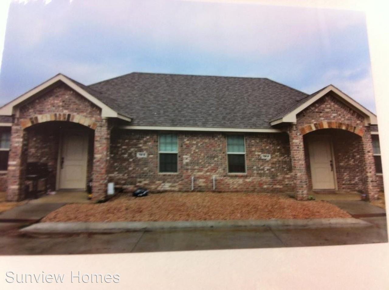 306/ 308 East Bryan - Photo 2 of 11