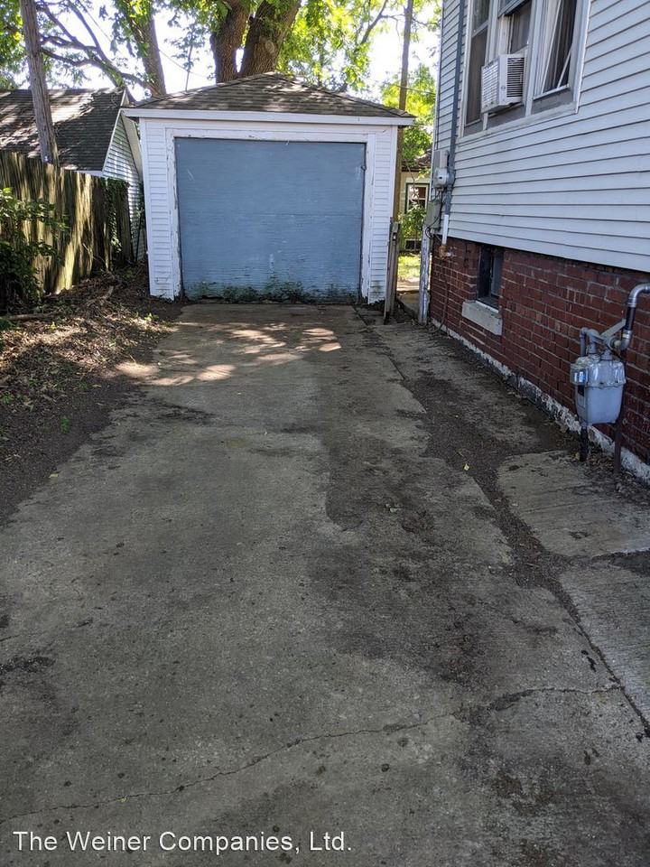 205 W John St - Photo 3 of 50