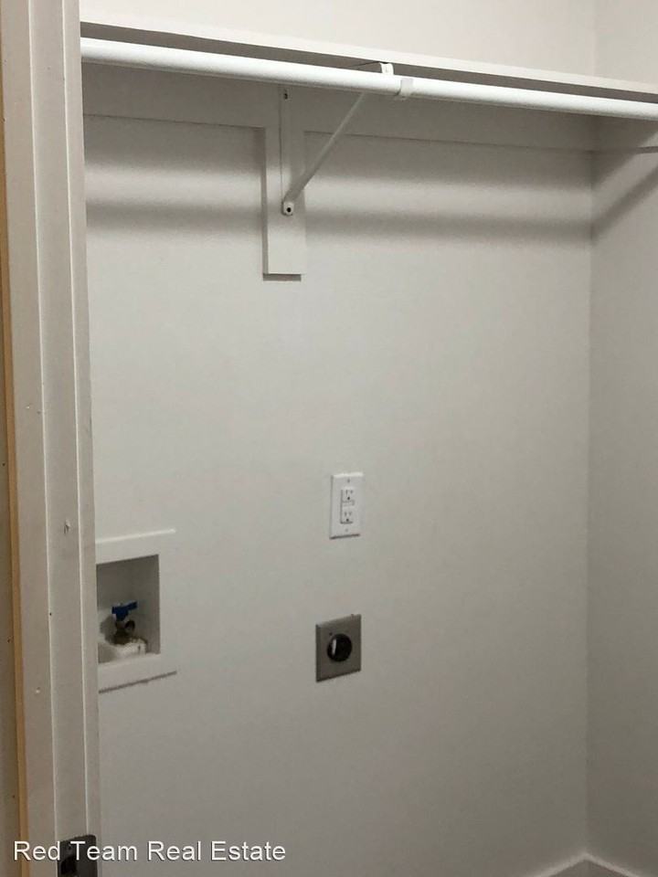 7401 Garza Ave - Photo 2 of 9