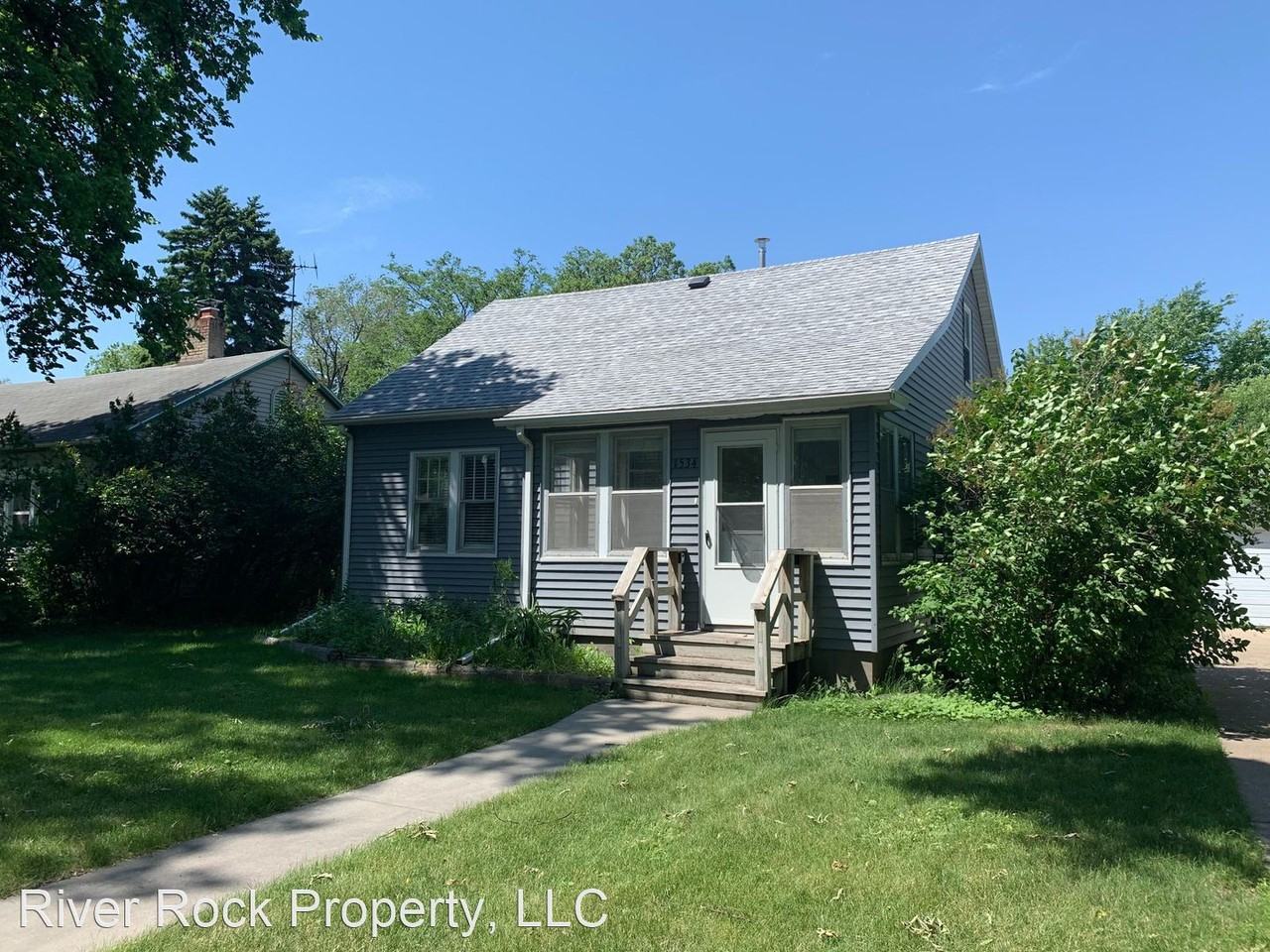 1534 12th St N - Photo 2 of 26