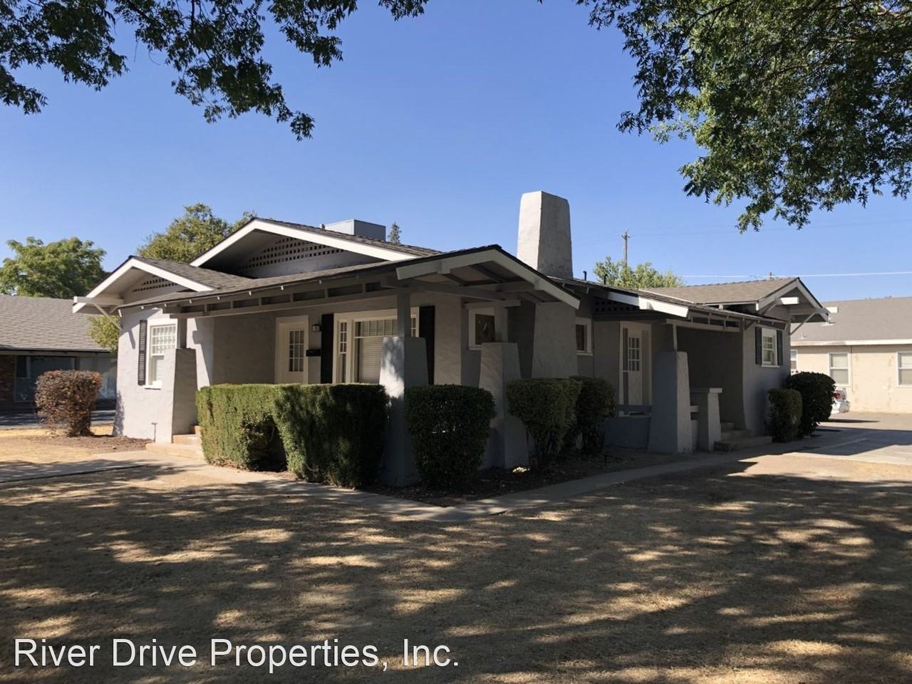 1007 W 18th Street - Photo 2 of 11