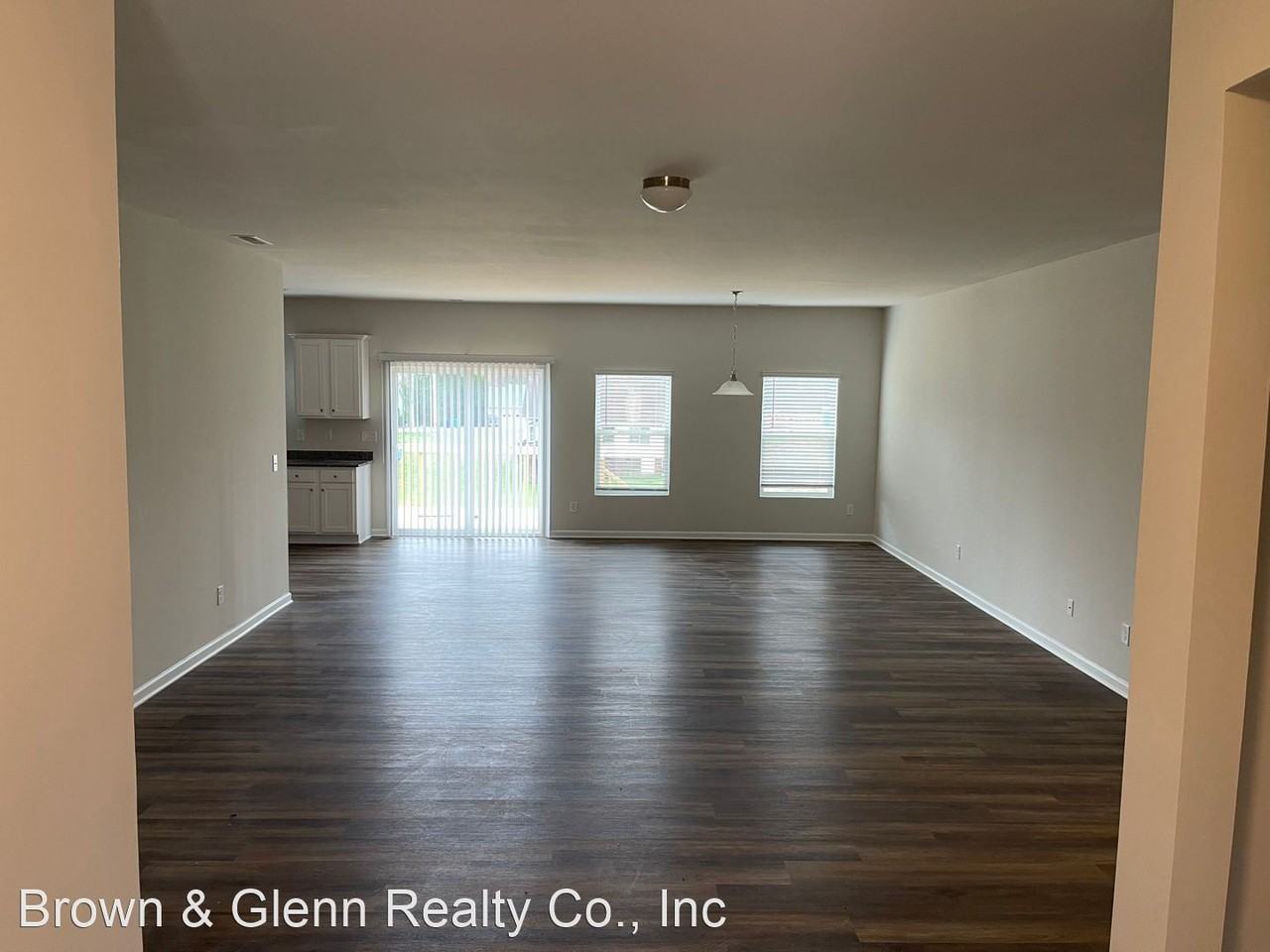 2804 Plantation Way - Photo 2 of 11