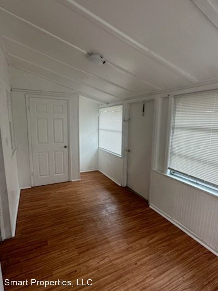 113 Bluefield Ave - Photo 3 of 11