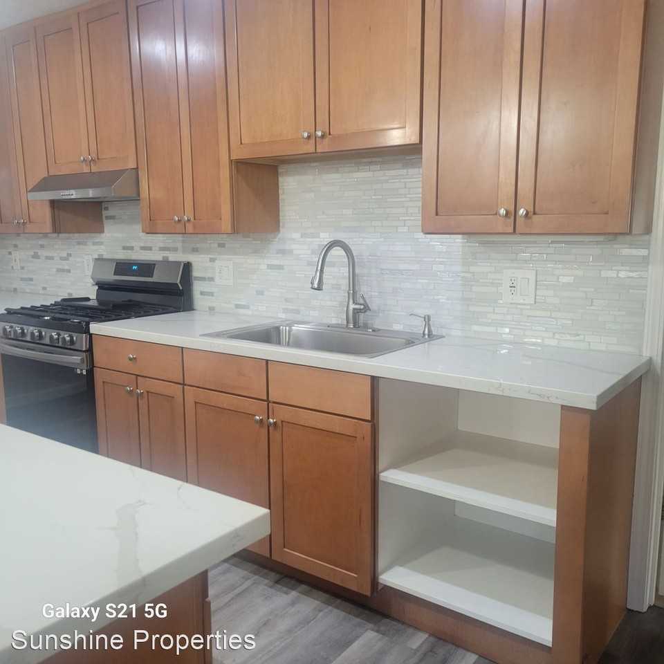 214 Landana St - Photo 2 of 23