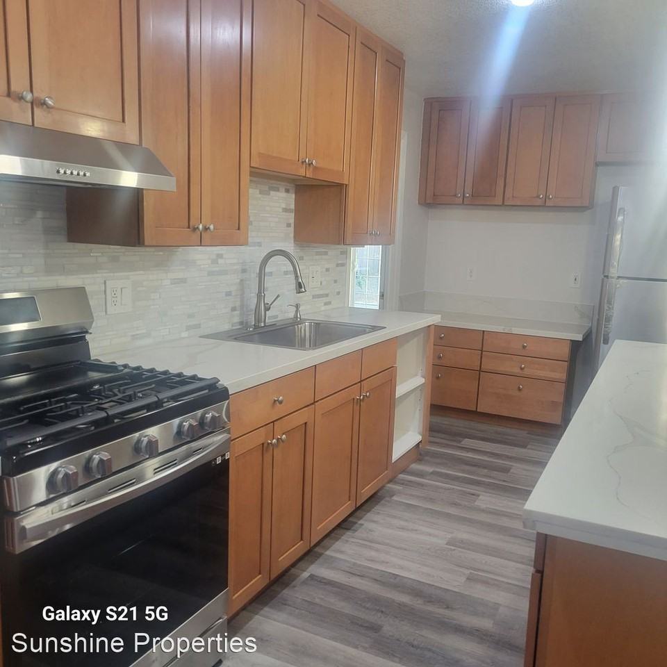 214 Landana St - Photo 3 of 23