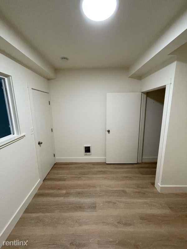 559 Sycamore St Rm B - Photo 2 of 5