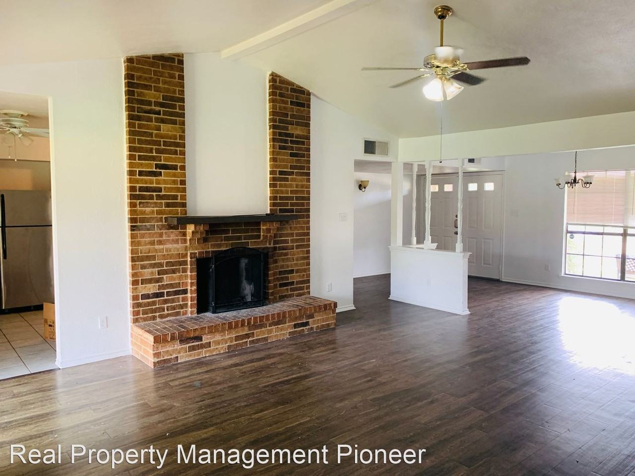 1310 Rivercrest Blvd - Photo 2 of 14