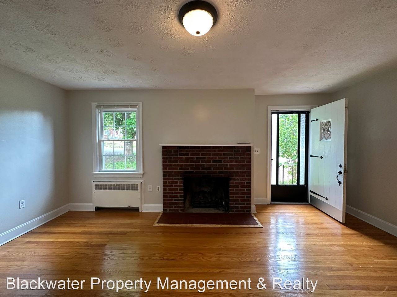 1116 Chestnut Hill Dr - Photo 3 of 26