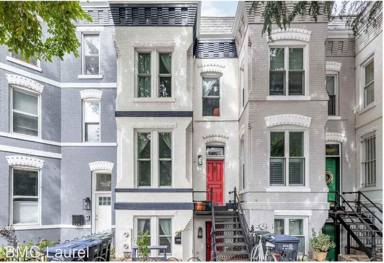 1002 Constitution Ave NE - Photo 2 of 18