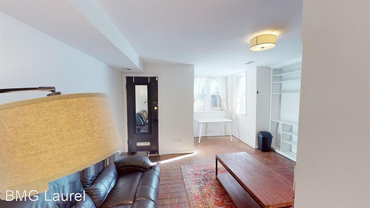 1002 Constitution Ave NE - Photo 3 of 18