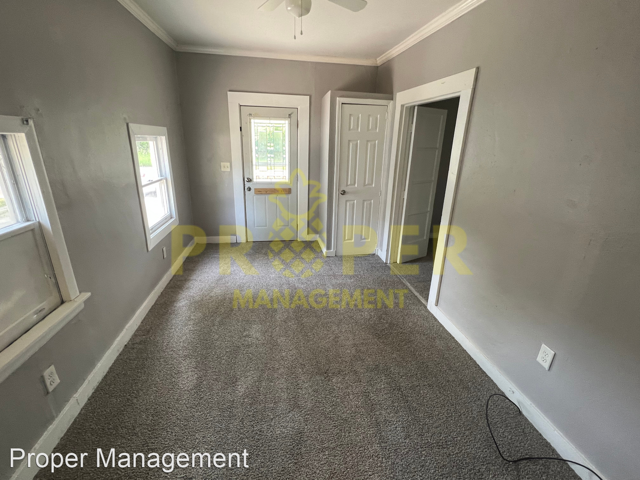 2211 Kensington Dr - Photo 2 of 6