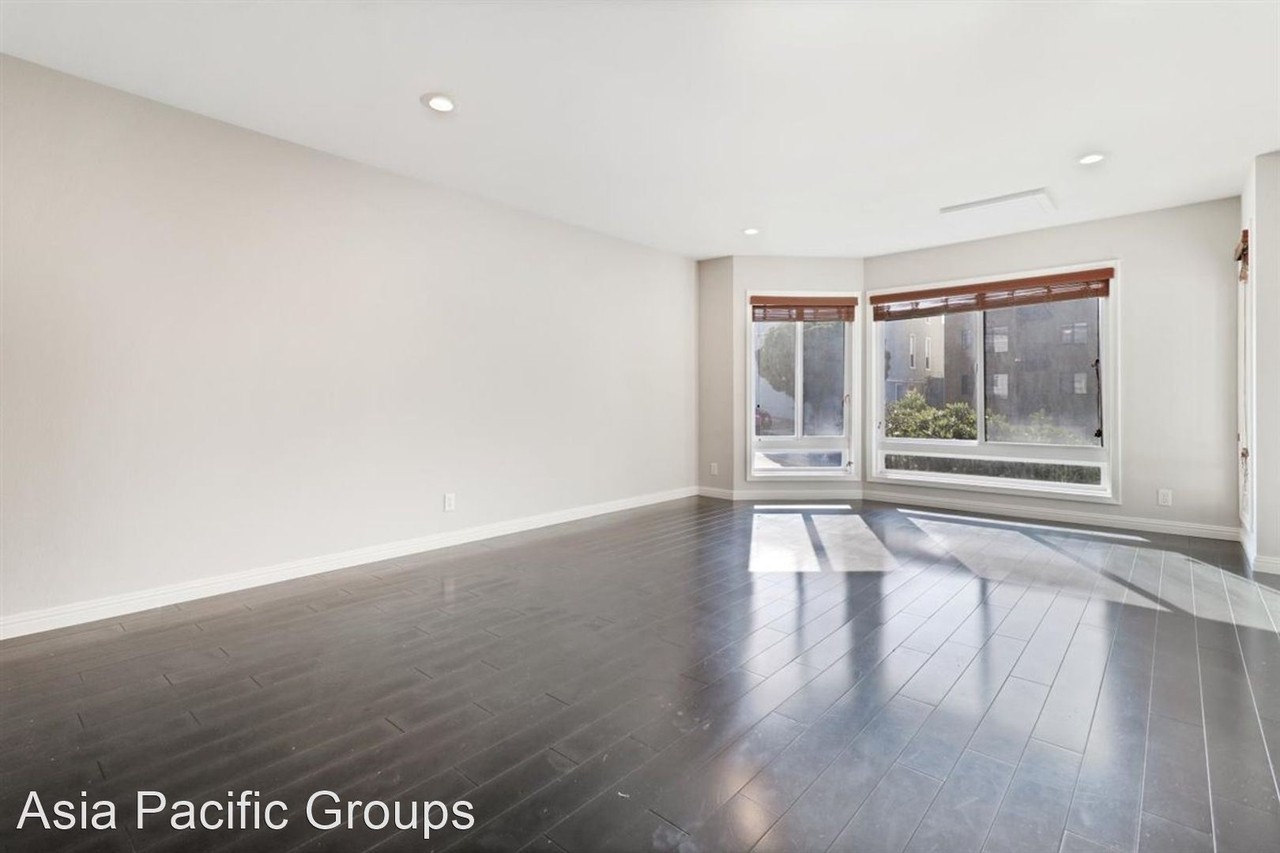 276 Parker Ave - Photo 3 of 38