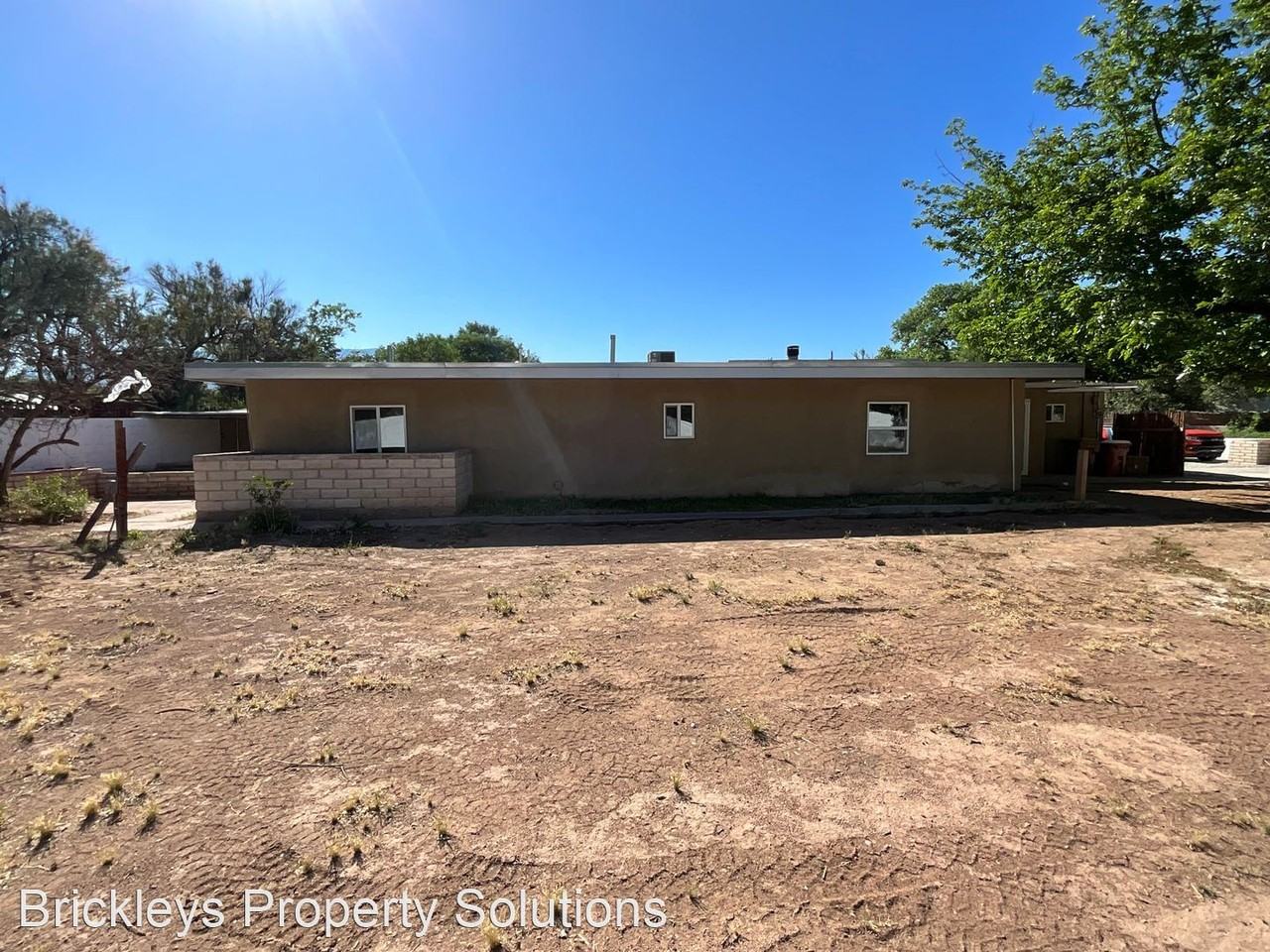 17 Arabian Ln - Photo 3 of 47