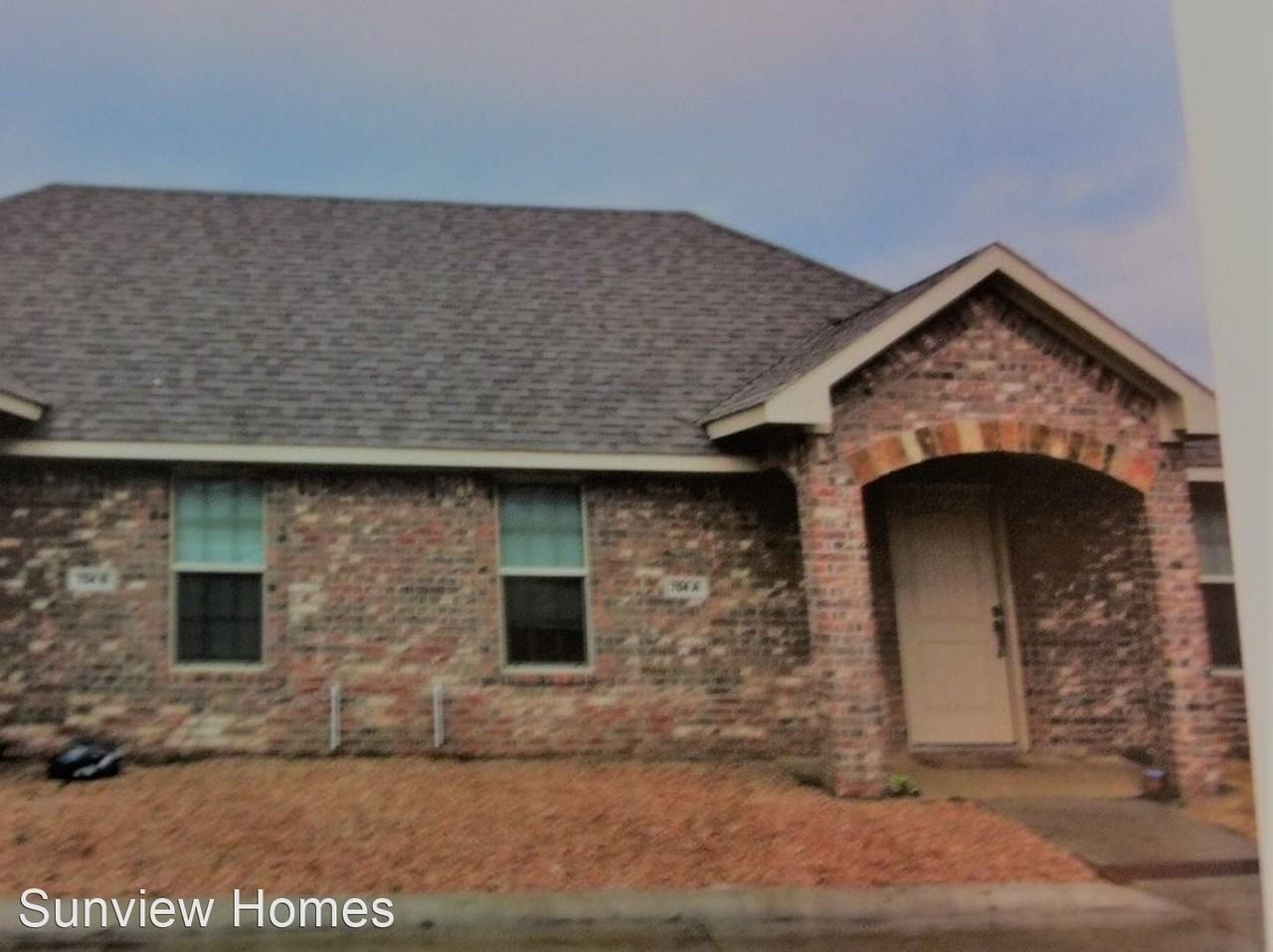 628/ 630 West Ryan Apartments in Calera, OK 74730 Zumper