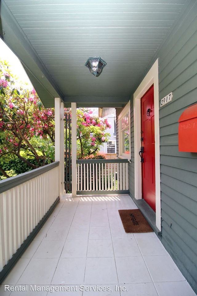 2917 Ne 36th Ave - Photo 3 of 26