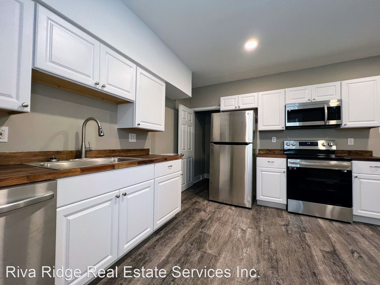 1701 Beaver Rd - Photo 2 of 17