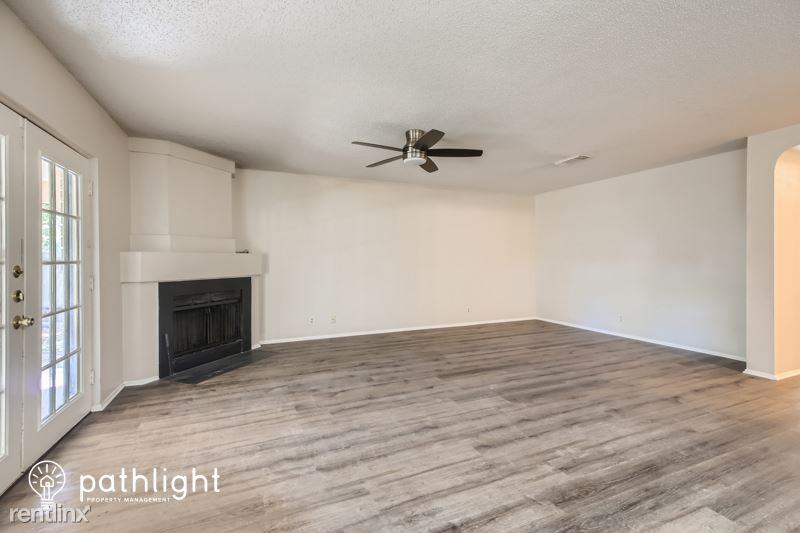 7711 Cascade Oak Dr - Photo 2 of 19