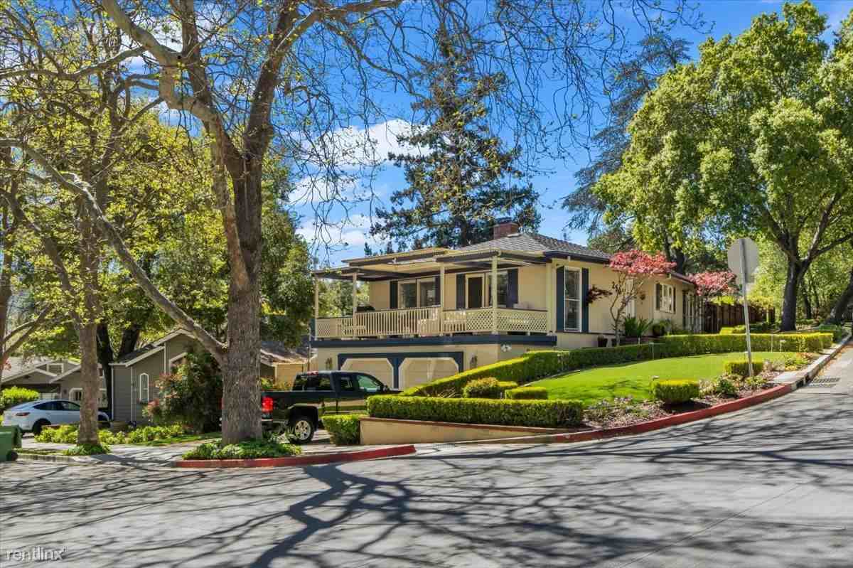 250 Glen Ridge Ave - Photo 3 of 33