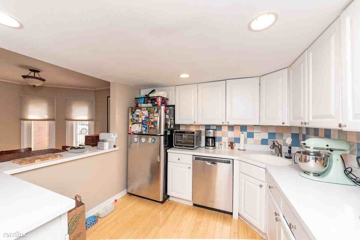 429 W Grant Pl - Photo 2 of 10