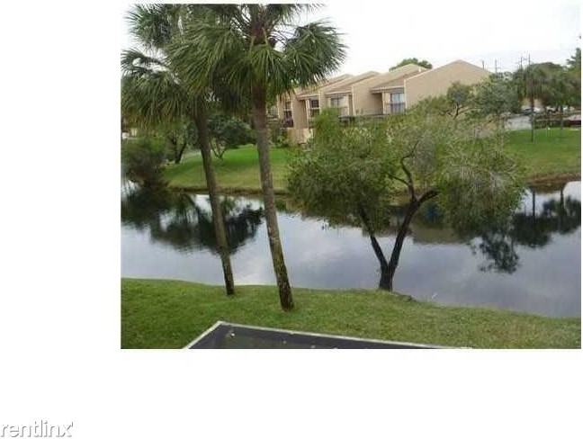 1600 Nw 93rd Ave - Photo 2 of 8