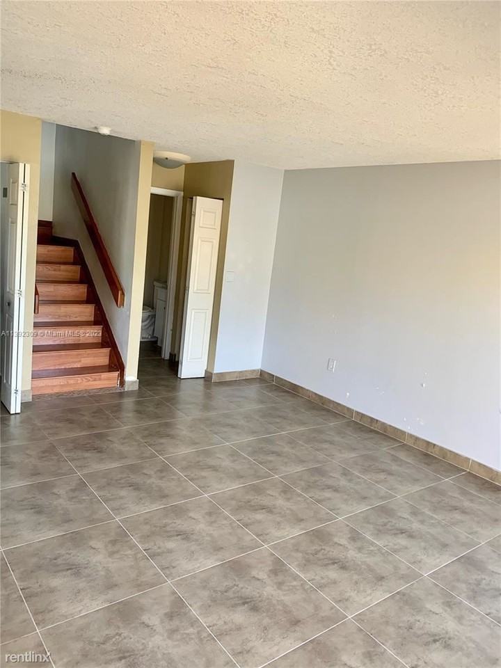 301 Nw 84th Ct #701 - Photo 2 of 10