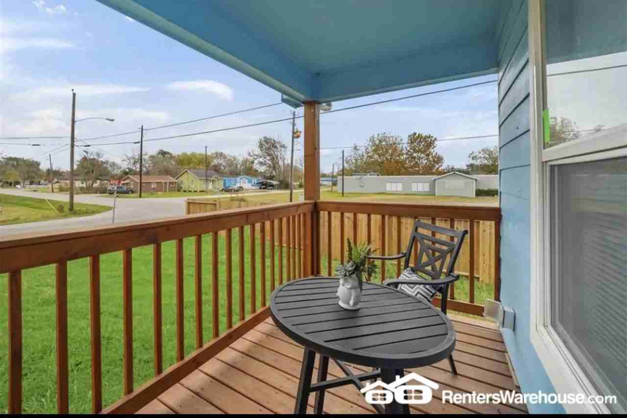 6403 O Brien St - Photo 2 of 17