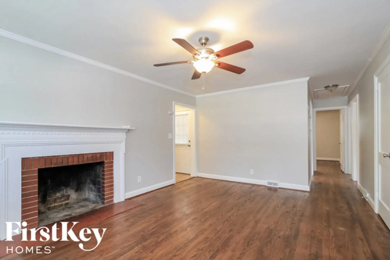 3725 Manor Dr - Photo 2 of 14