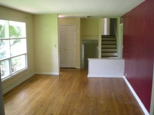 160 Pineview Dr - Photo 3 of 7