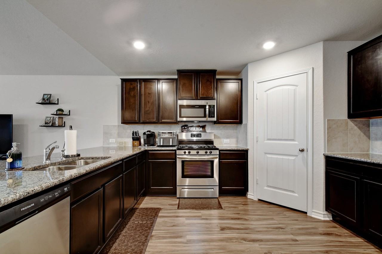 822 Brown Thrasher - Photo 4 of 29