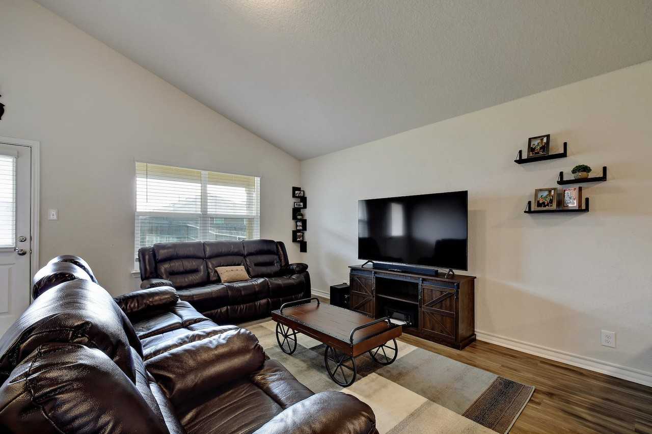 822 Brown Thrasher - Photo 6 of 29