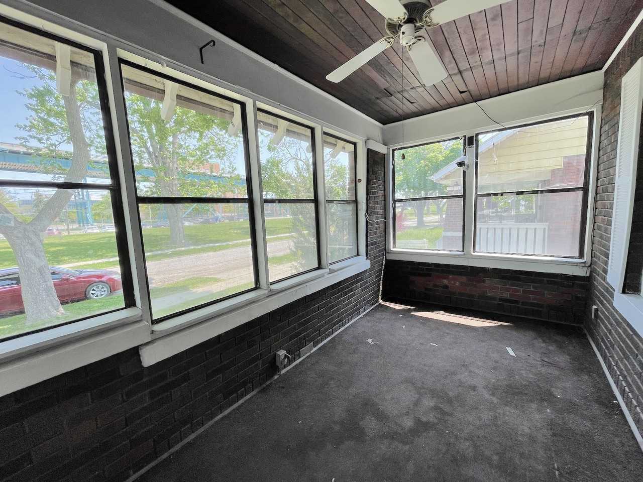 431 Indian Rd - Photo 2 of 18