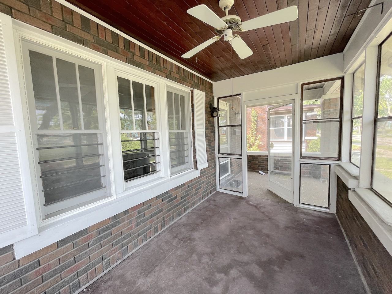 431 Indian Rd - Photo 3 of 18