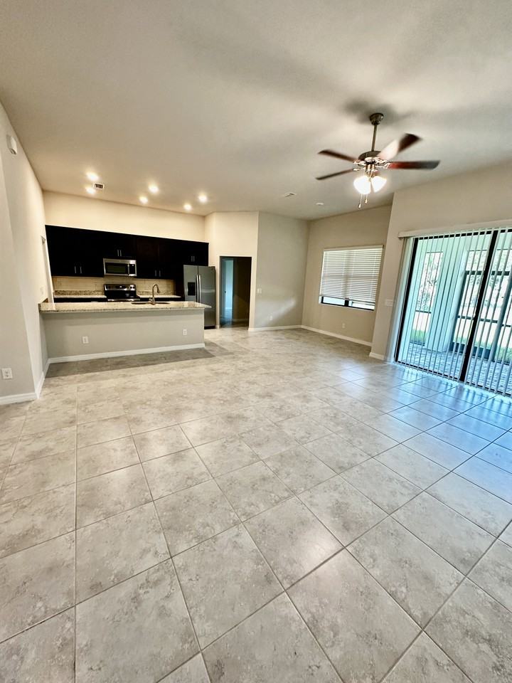 3722 Ne 16th Pl - Photo 3 of 11