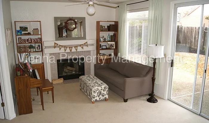 108 Donegan Ct - Photo 3 of 15