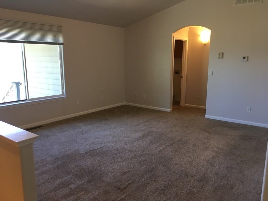 7095 Fairview Dr - Photo 3 of 16