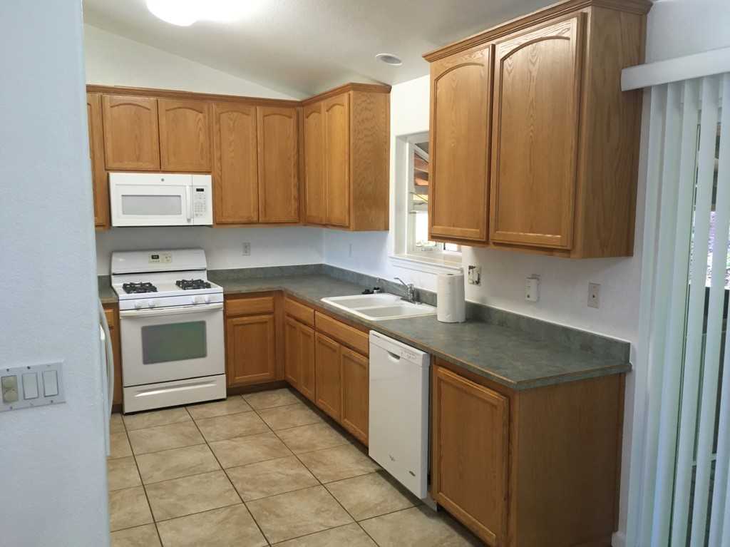 7095 Fairview Dr - Photo 4 of 16