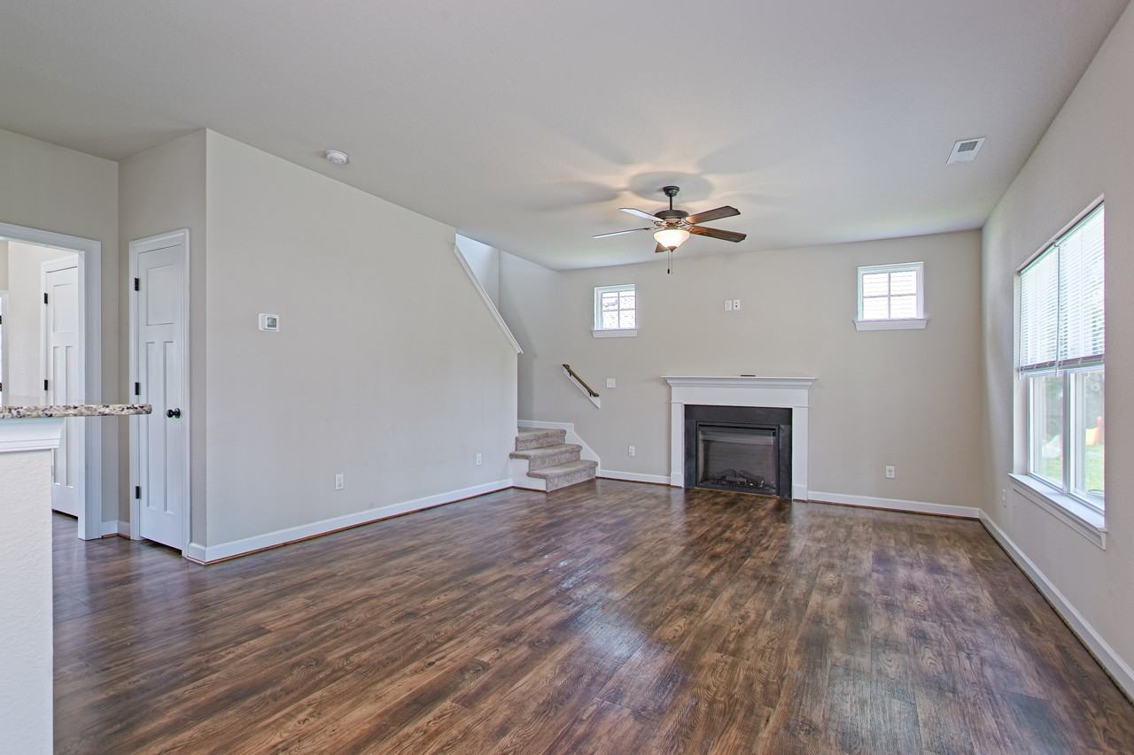 2723 Rodgers St - Photo 2 of 10