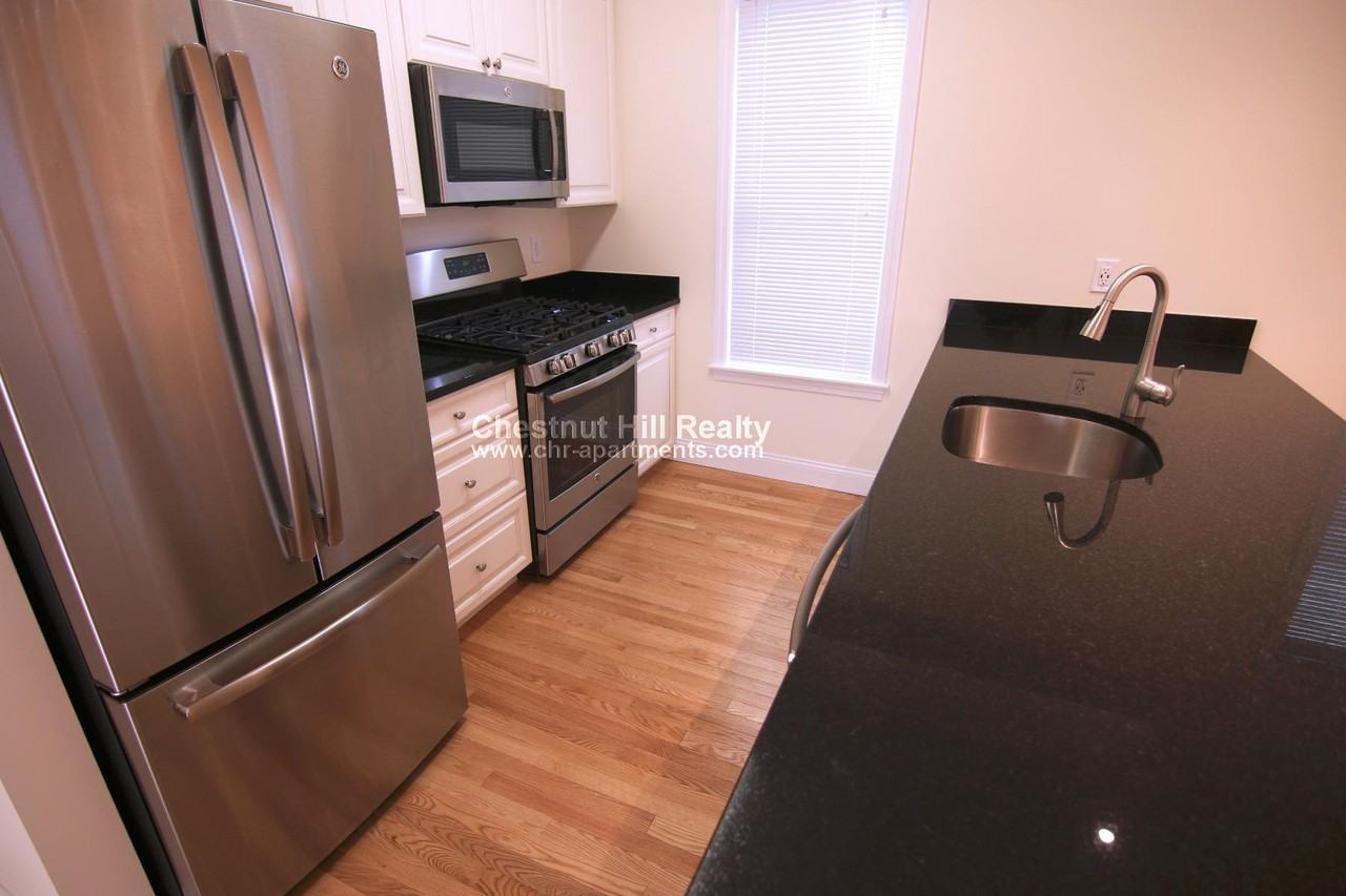 18 Langdon St #2 - Photo 2 of 11