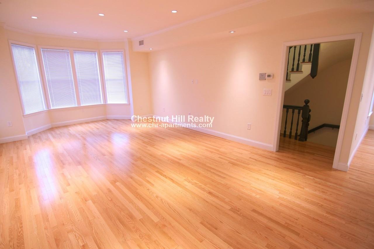 18 Langdon St #2 - Photo 3 of 11