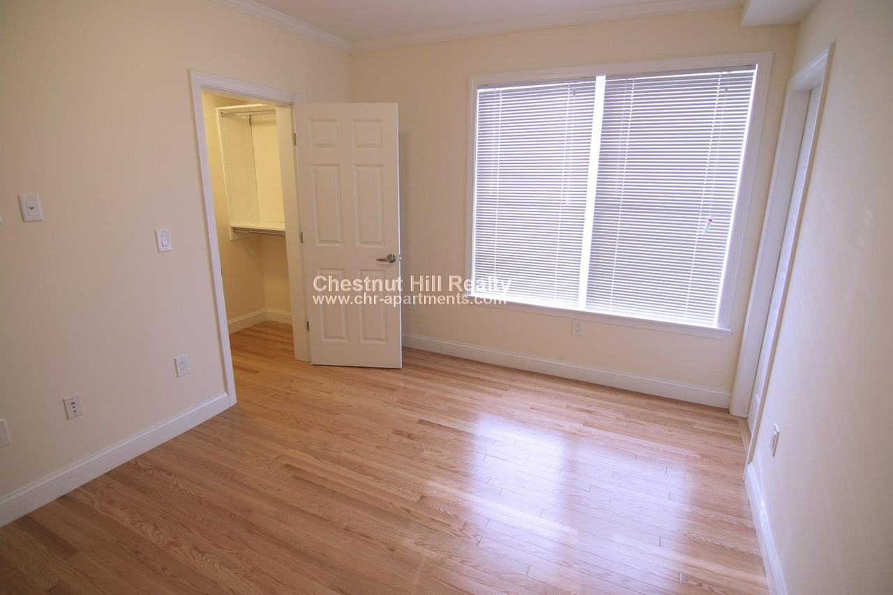 18 Langdon St #2 - Photo 7 of 11