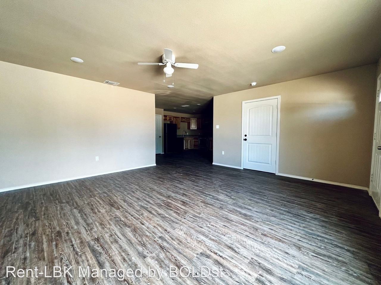 2423 N Avenue N - Photo 2 of 14