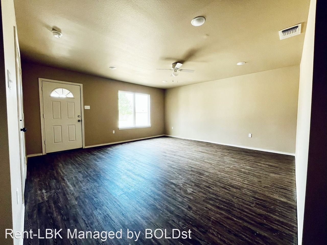 2423 N Avenue N - Photo 3 of 14