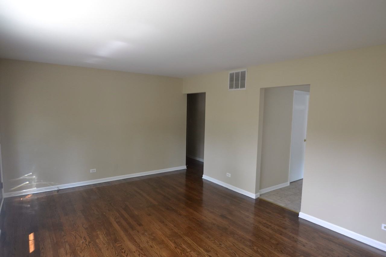 704 W Vermont St - Photo 3 of 6