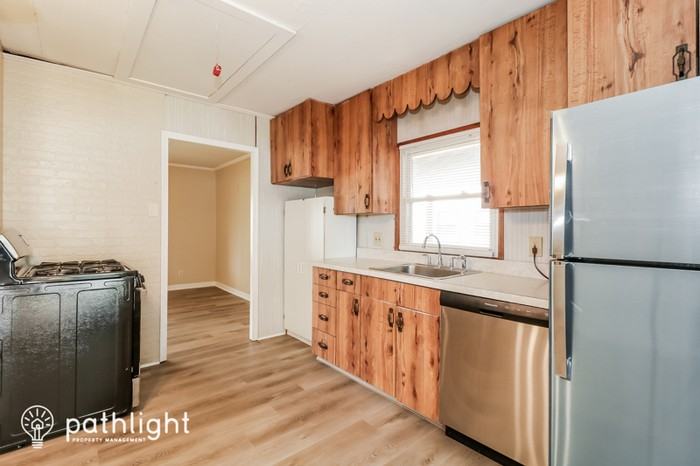 130 Lebbie Ln - Photo 3 of 17