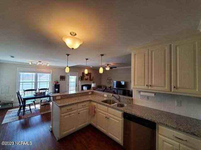 683 Brookfield Dr, Winterville, NC 28590 3 Bedroom House for 2,050