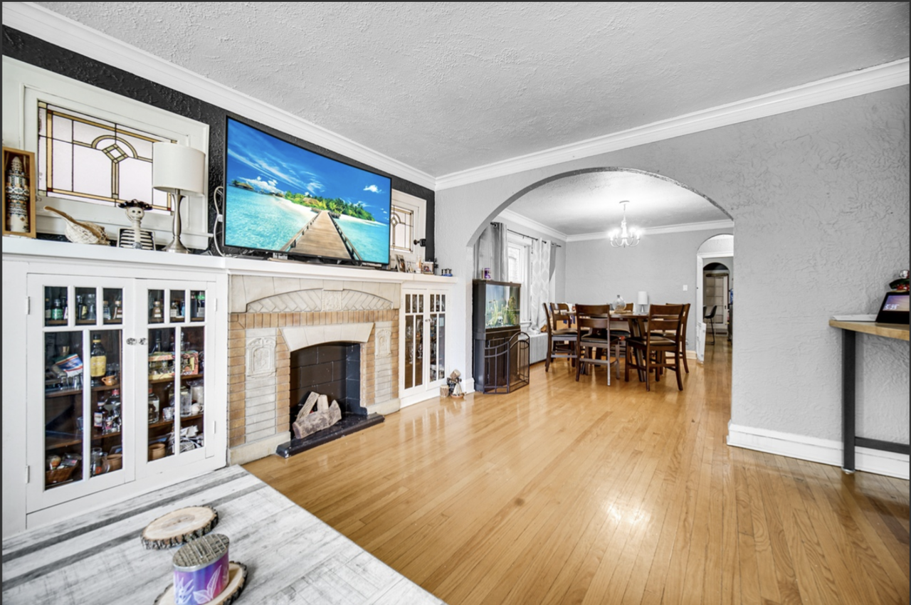 4835 West Cornelia Avenue #1