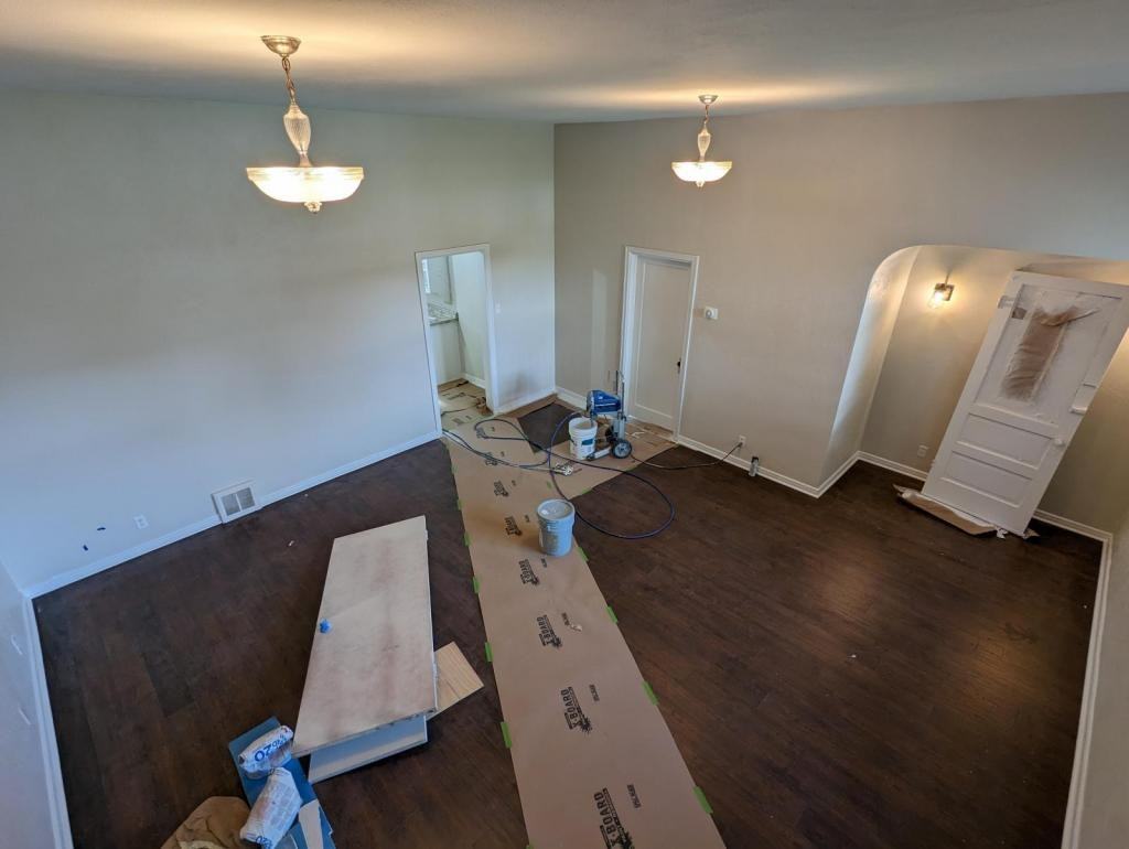 721 Deuel St - Photo 3 of 4