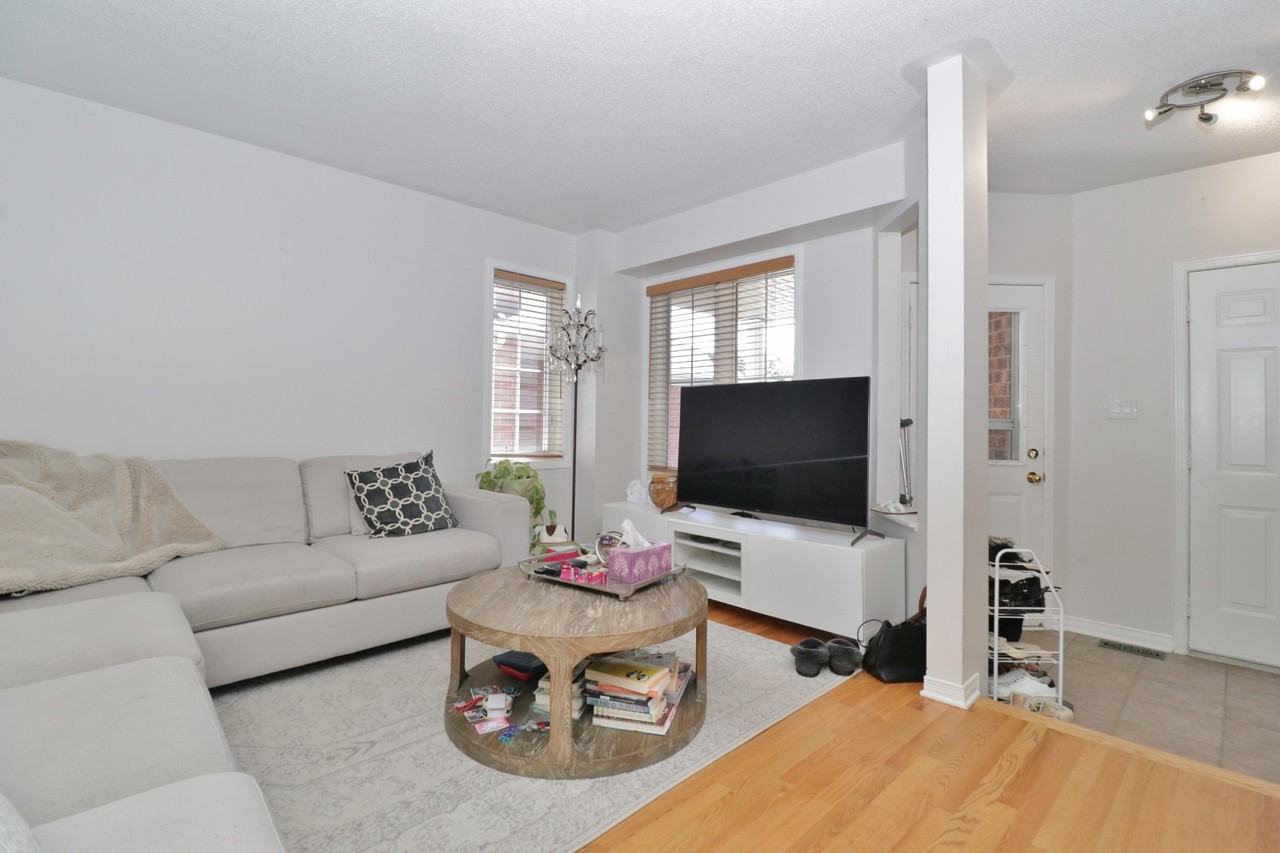 37 Trump Ave Apartments in Central Park, Ottawa, ON K2C 4A4 Zumper