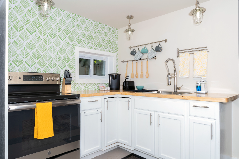 3815 Hastings Ave - Photo 2 of 9